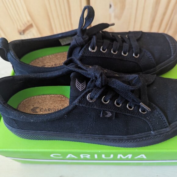 Cariuma OCA LOW black size 9 NEW (tried on outside) - Picture 2 of 4